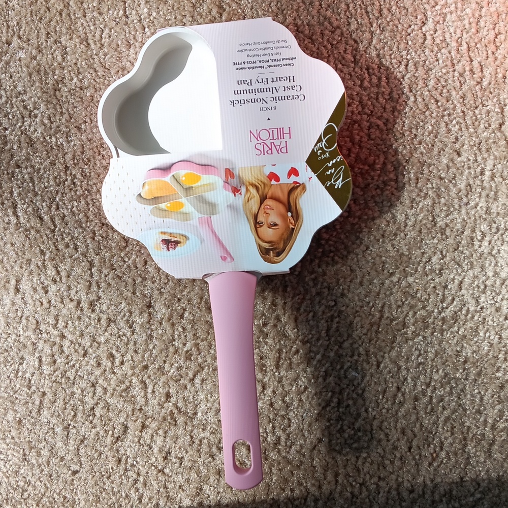 New!Paris Hilton Heart Fry Pan